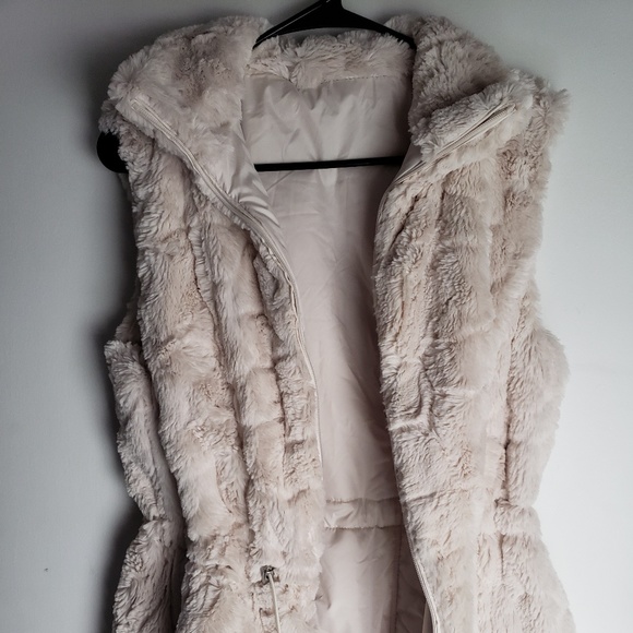 Reversible faux fur vest - Picture 6 of 8